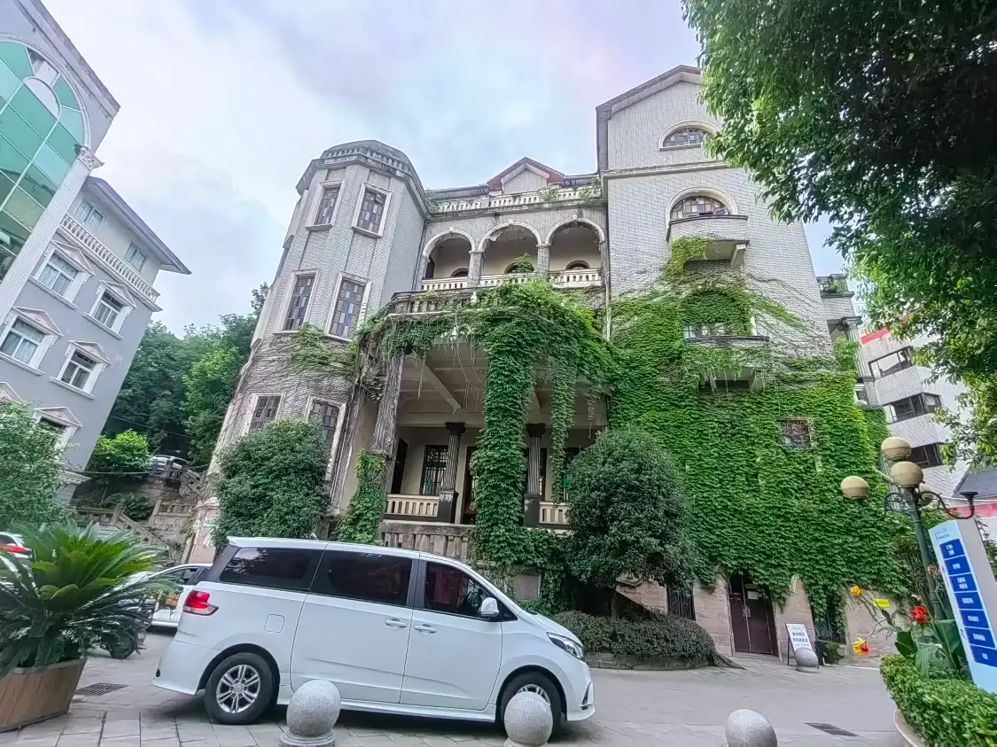 Hotels near The Original Site of the Soviet Union Consulate