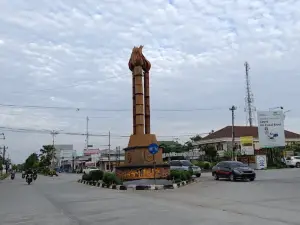 Candles Monument