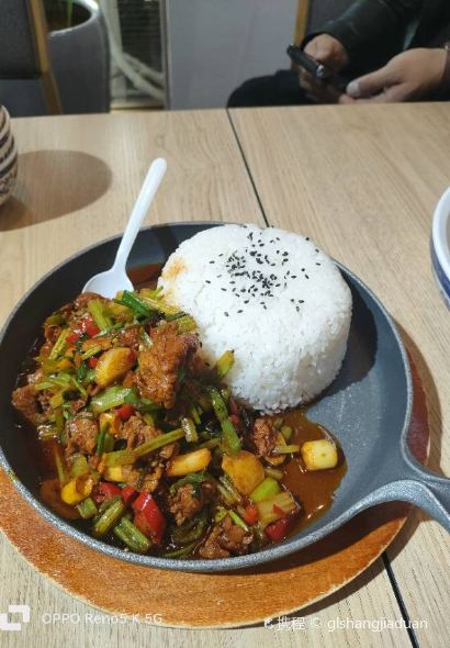 马太公小炒黄牛肉拌面