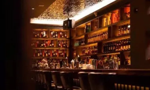 楼上BAR