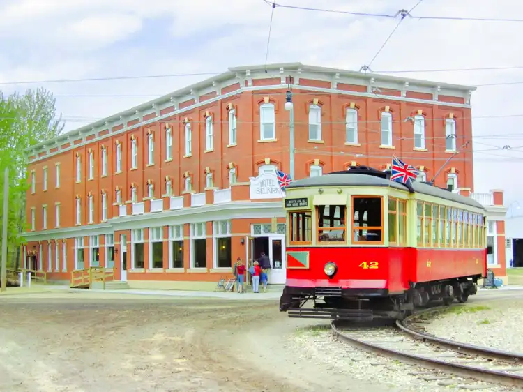 Hotels near Fort Edmonton Park
