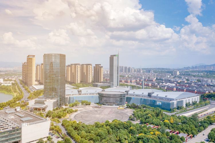 Yiwu Guoji Bolan Center