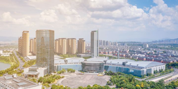 Yiwu Guoji Bolan Center
