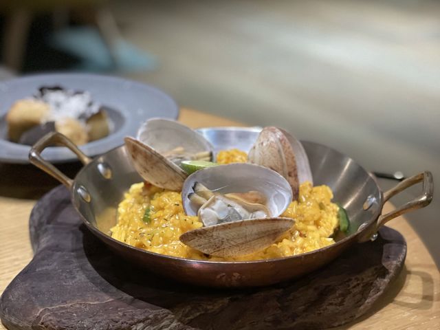 香港鬧市中的酒店 交通方便 