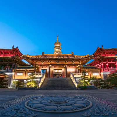 Hotels near Quzhoushi Yaqu Huang Lashi Museum