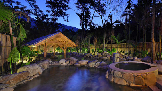 Qixianling Baoting Liyuan Hot Spring