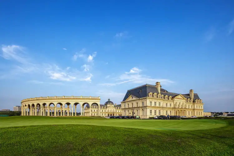 Hotels near Zhang Laffitte