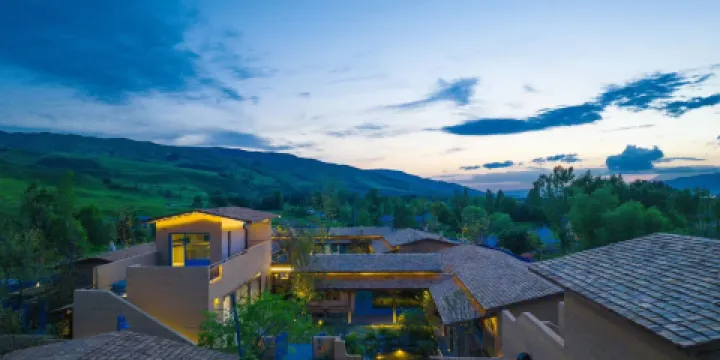 那拉提·拈花灣·哈茵賽民俗風情度假村