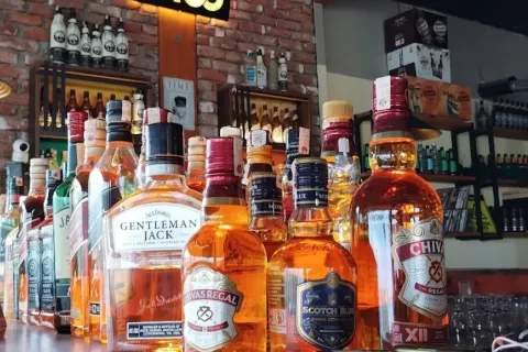 The Hangout Gastro Pub