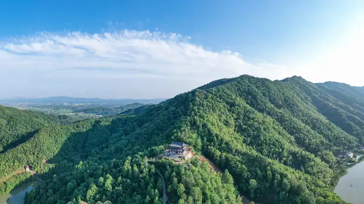 Hotels near Dawei Mountain Country National Forest Park