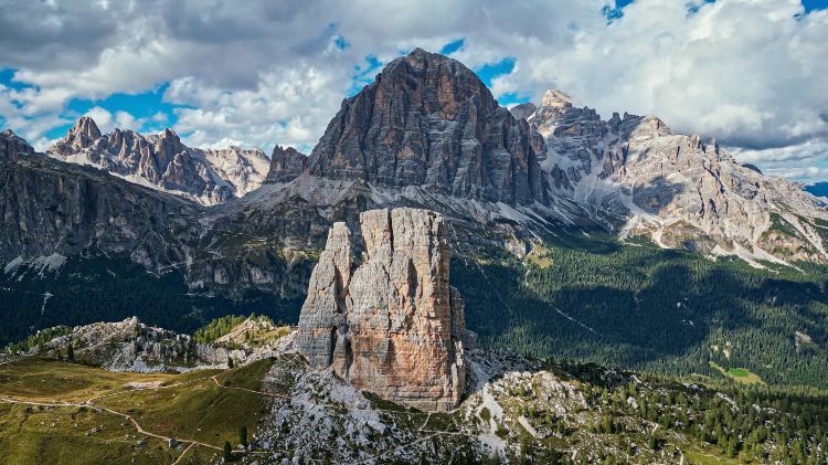 Compare 5 airports near Cortina d'Ampezzo