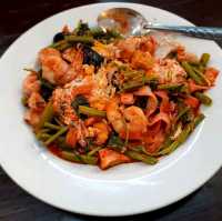 ก๋วยเตี๋ยวเส้นปลาหลากสี