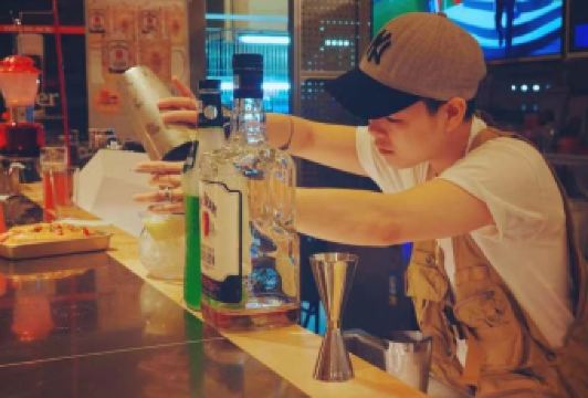 Les Antiquaires User Photo