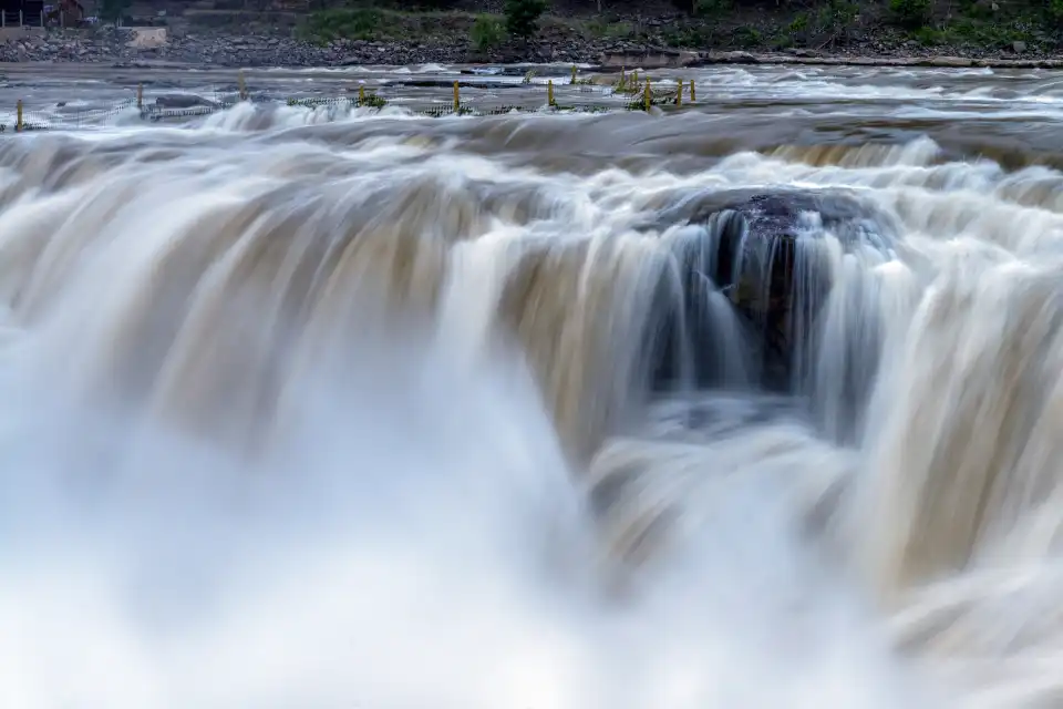 2_The Hukou Waterfall Scenic Area