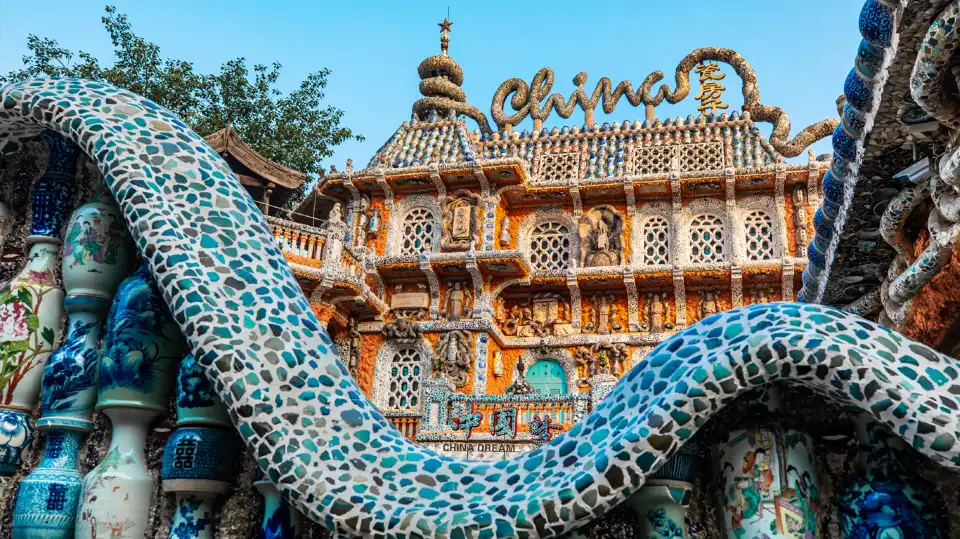 2_Porcelain House