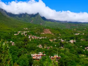 Sandagu Tibetan Village