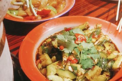 沙胆彪炭炉牛杂煲(范蠡东路店)