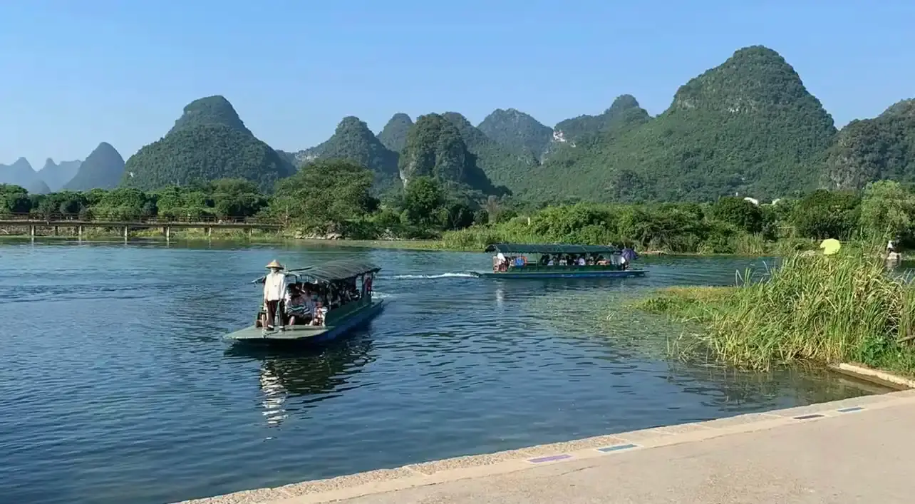 Hotels near Dong Water Village