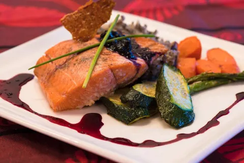 Salmon n' Bannock