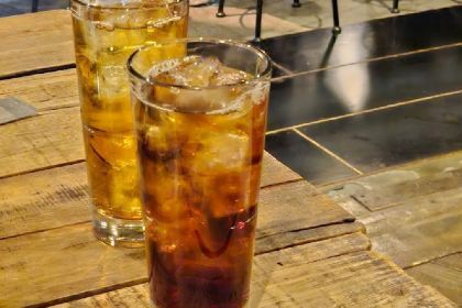 toe BAR & RESTAURANT