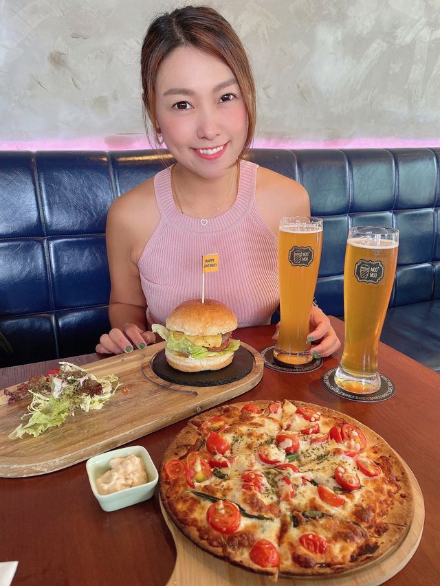《百德新街食漢堡》