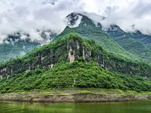 Enshi Qingjiang Butterfly Cliff Scenic Area