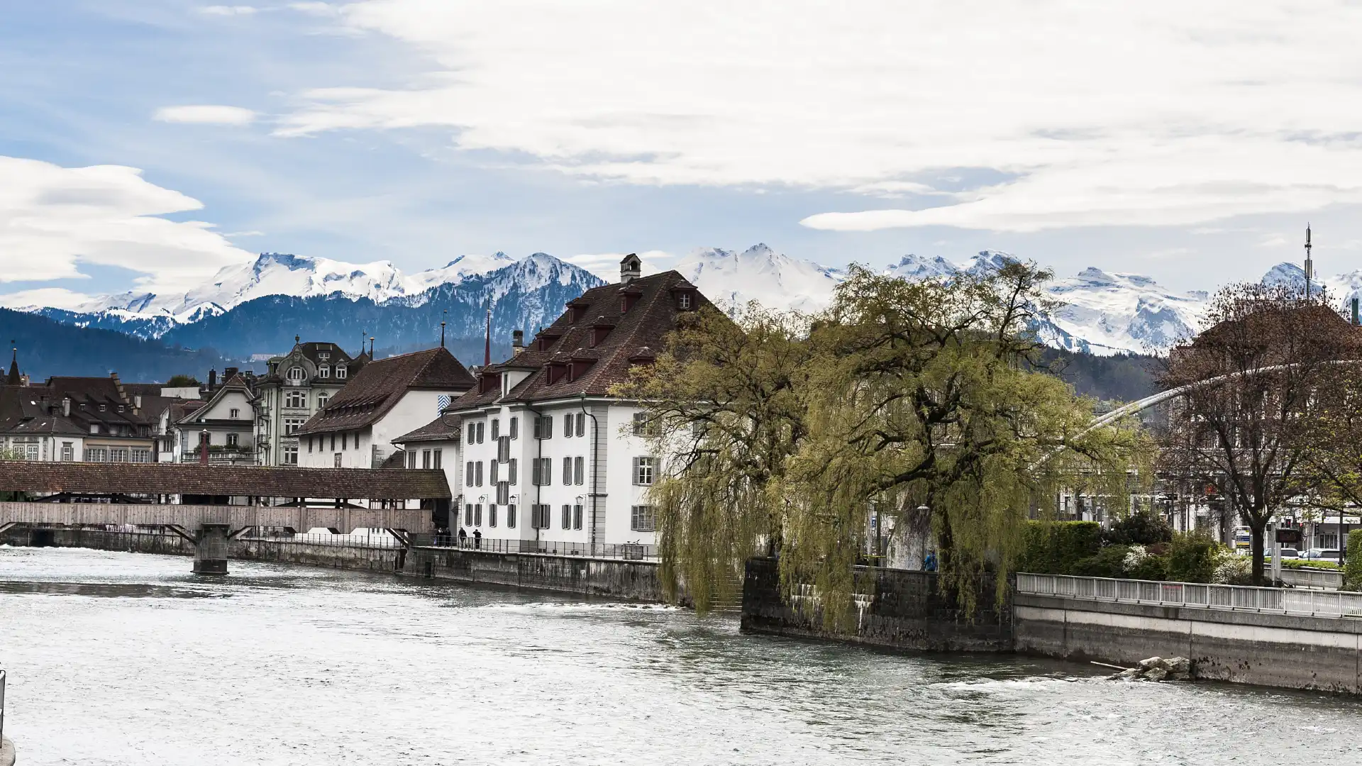 Hotels near Reuss