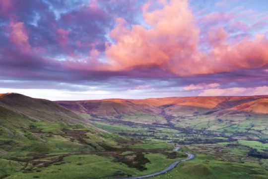 ダービーシャー州観光ガイド2026年：人気スポット、グルメ、ホテル