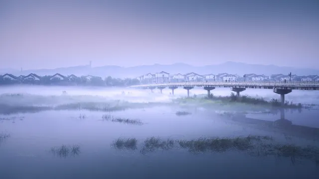 Jiangnan Water Town beyond the Great Wall