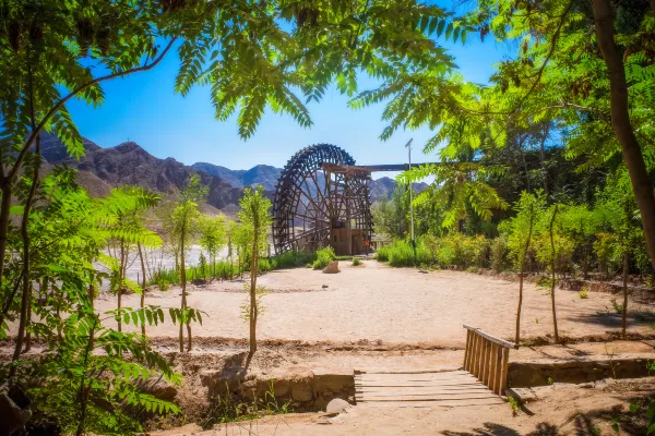 Zhongwei Shapotou Xingcilu International Camping Base