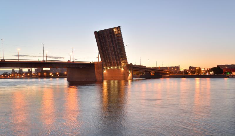 Volodarsky bridge