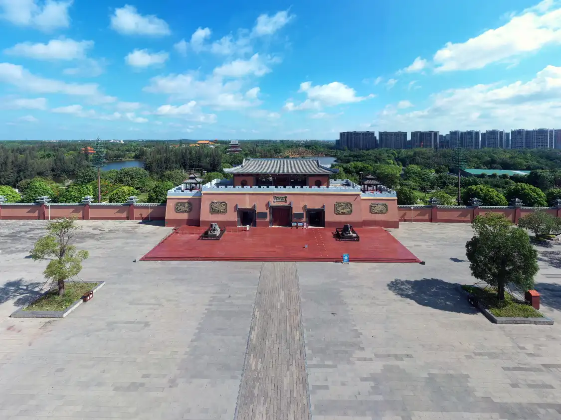 Hotels near Kongsheng Mountain Tourist Area