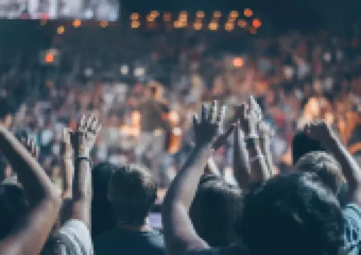 香港演唱會 2026 時間表、搶飛貼士、座位表及場地資訊（持續更新）