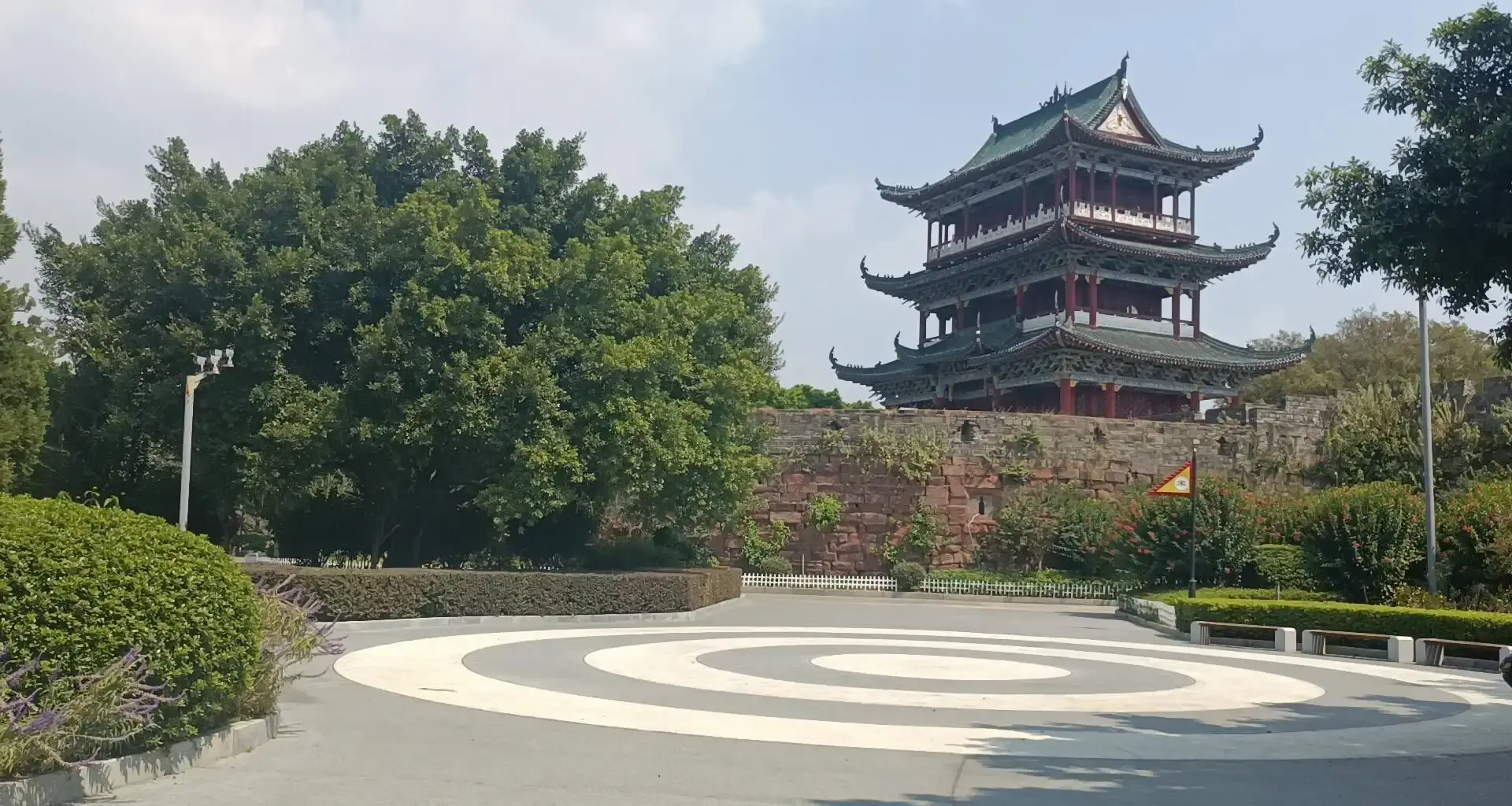 Hotels near gui jiao wei gong yuan