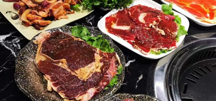 鸿源碳火烤肉城
