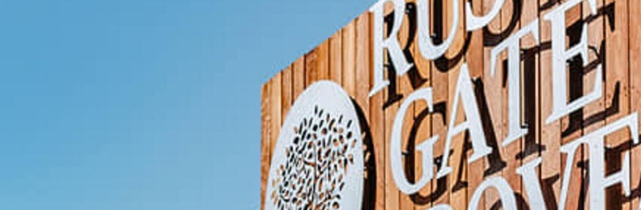 Rusty Gate Grove Bar & Winery