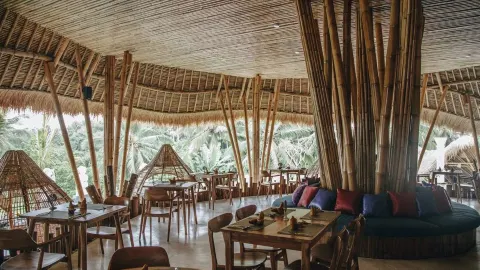 Bebek Tebasari Resto in Bali