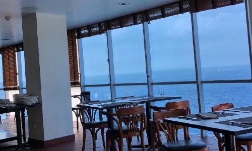 Salt Cafe & Restaurant