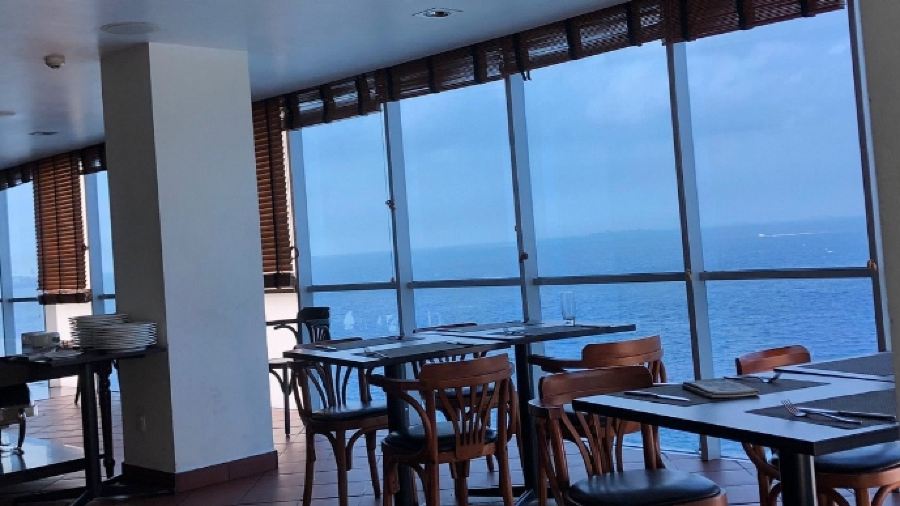 Salt Cafe & Restaurant