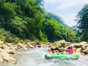 青城両河漂流