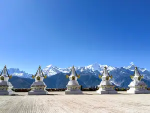 Meili Snow Mountain Lookout