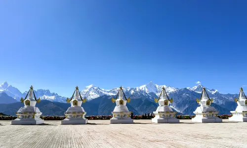 Meili Snow Mountain Lookout