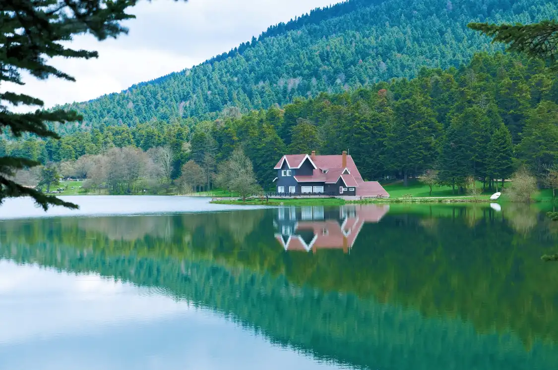 Hotels near Golcuk Nature Park