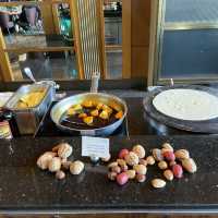 Grand Hyatt 的 Tiffin buffet,吃到飽!