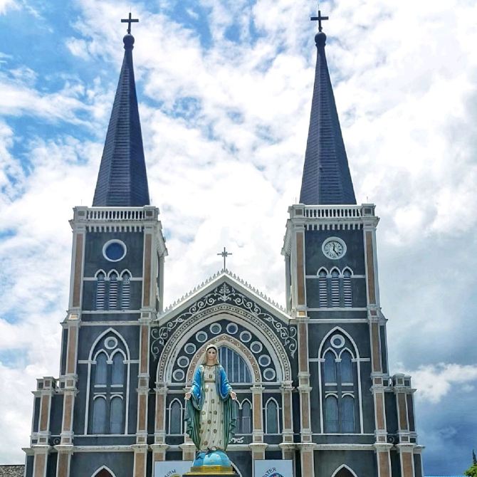 อันดับหนึ่ง 93+ ภาพพื้นหลัง โบสถ์คาทอลิก สวยมาก