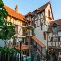 โรงแรมเลอ ชาร์โคล (Le Charcoa Hotel)