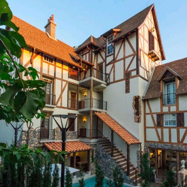 โรงแรมเลอ ชาร์โคล (Le Charcoa Hotel)
