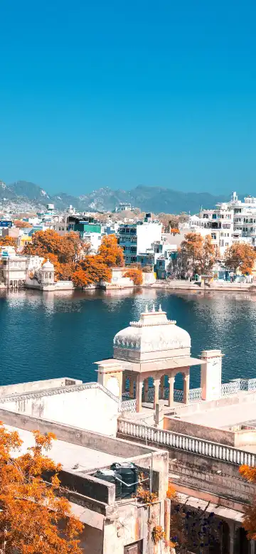 Hotels near Samudayik Bhavan ( Police Line )