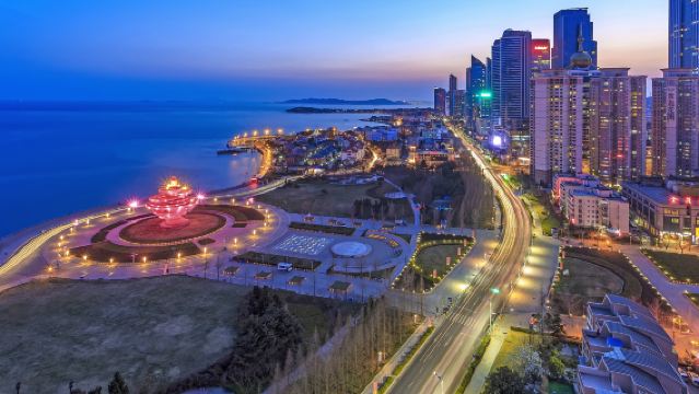 Qingdao Jiaodong International Airport transfer service with English-speaking drivers for airport pick-up in Qingdao and surrounding cities