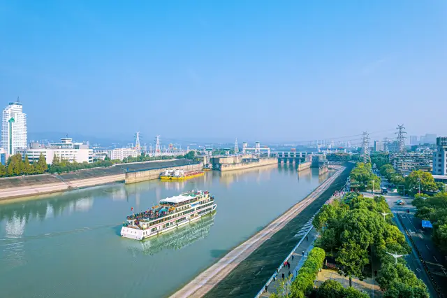 Sightseeing Boats in Yichang